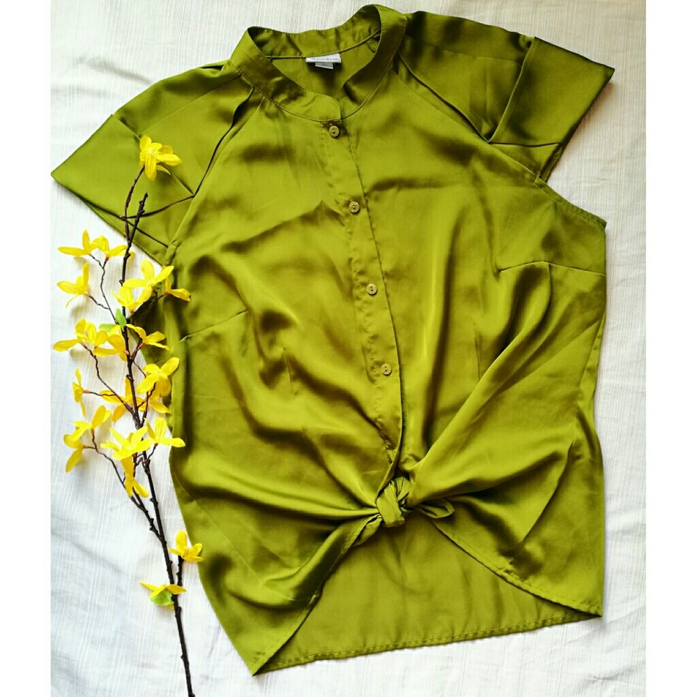 Olive green capped sleeve blouse XL